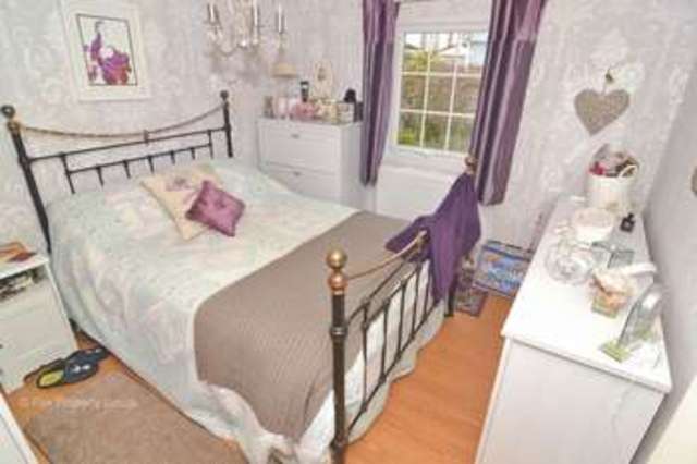  Image of 1 bedroom Property for sale in Hockley Mobile Homes Lower Road Hockley SS5 at Lower Road Hockley Hockley, SS5 5NQ