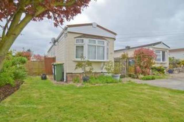  Image of 1 bedroom Property for sale in Hockley Mobile Homes Lower Road Hockley SS5 at Lower Road Hockley Hockley, SS5 5NQ