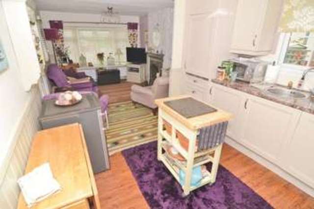 Image of 1 bedroom Property for sale in Hockley Mobile Homes Lower Road Hockley SS5 at Lower Road Hockley Hockley, SS5 5NQ