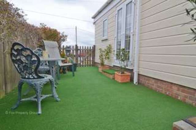  Image of 1 bedroom Property for sale in Hockley Mobile Homes Lower Road Hockley SS5 at Lower Road Hockley Hockley, SS5 5NQ
