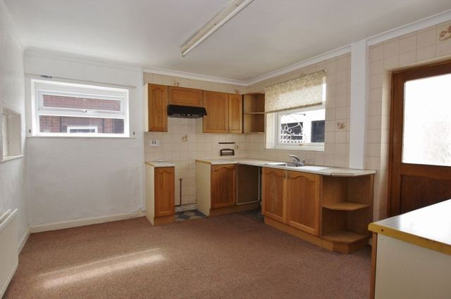  Image of 2 bedroom Bungalow for sale in Hoghton Road Leyland PR25 at Hoghton Road Array Midge Hall, PR25 1XU
