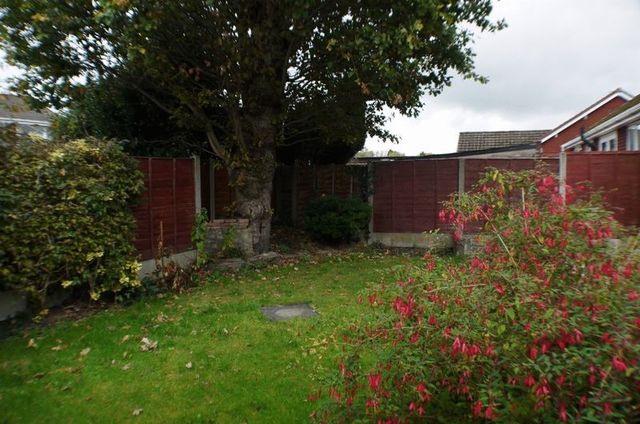  Image of 2 bedroom Bungalow for sale in Hoghton Road Leyland PR25 at Hoghton Road Array Midge Hall, PR25 1XU