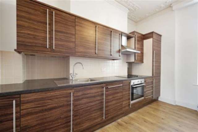  Image of 4 bedroom Flat to rent in Holland Road London W14 at London, W14 8BA