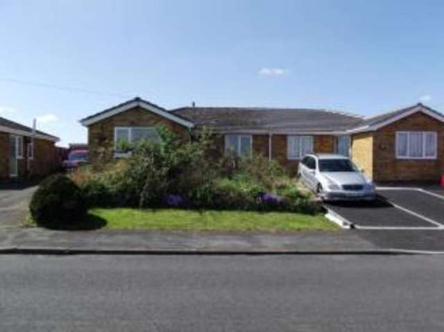  Image of 2 bedroom Bungalow for sale in Holt Avenue Bishops Tachbrook Leamington Spa CV33 at Bishops Tachbrook Leamington Spa Chesterton Green, CV33 9RE