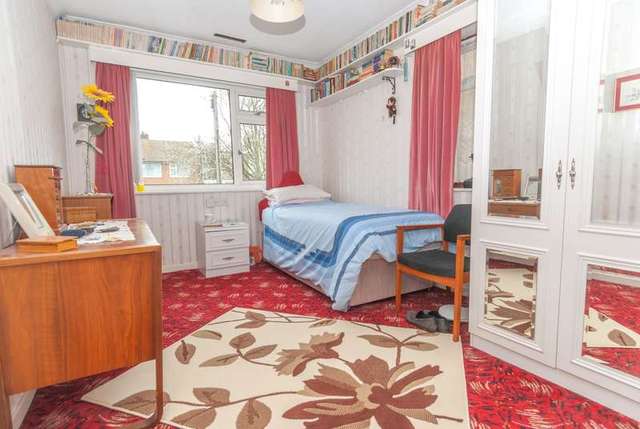  Image of 5 bedroom Detached house for sale in Holywell Drive Loughborough LE11 at Loughborough, LE11 3JZ