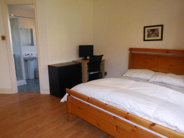  Image of 2 bedroom Flat to rent in Hughenden Gardens Glasgow G12 at Hyndland Glasgow Glasgow, G12 9XW