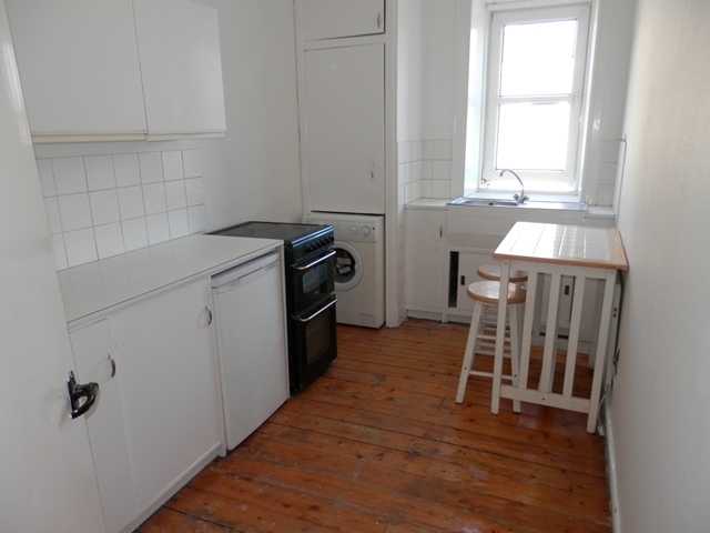  Image of 1 bedroom Flat to rent in Inchaffray Street Perth PH1 at Perth Perthshire Perthshire, PH1 5RU