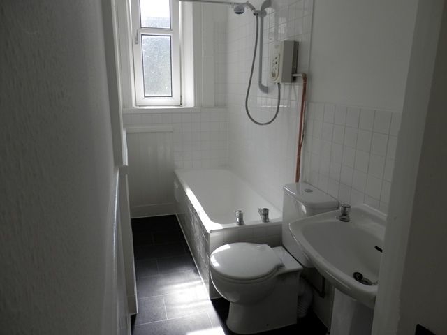  Image of 1 bedroom Flat to rent in Inchaffray Street Perth PH1 at Perth Perthshire Perthshire, PH1 5RU