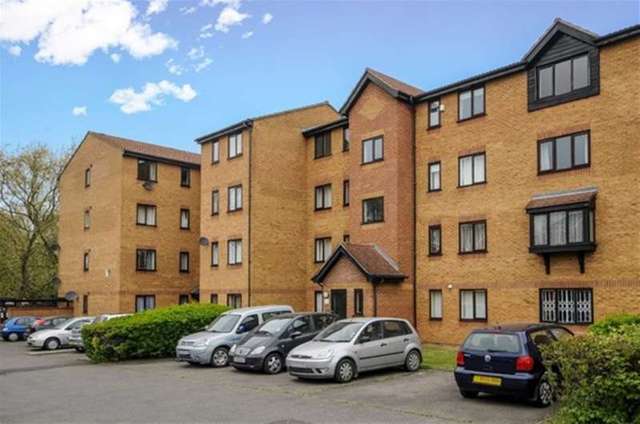  Image of 1 bedroom Flat for sale in Grinstead Road London SE8 at Deptford, SE8 5BN