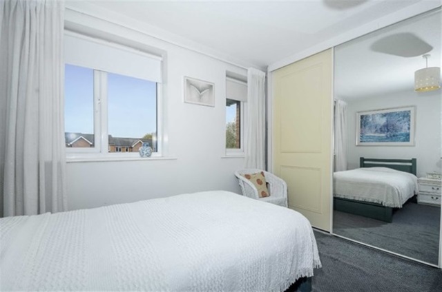  Image of 1 bedroom Flat for sale in Grinstead Road London SE8 at Deptford, SE8 5BN