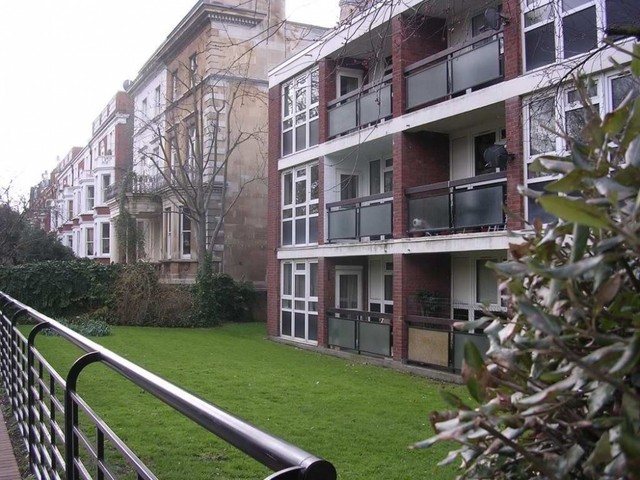  Image of 1 bedroom Flat to rent in Rosenau Road London SW11 at Jagger House Rosenau Road London, SW11 4QY