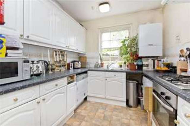  Image of 2 bedroom Flat to rent in John Spencer Square London N1 at Canonbury London Essex Road, N1 2LZ