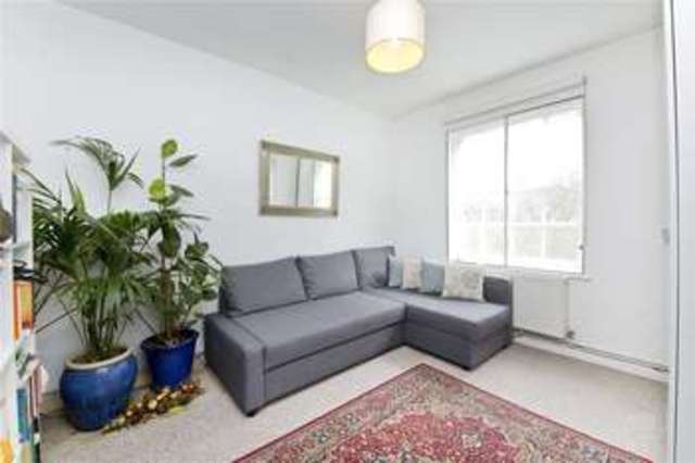 Image of 2 bedroom Flat to rent in John Spencer Square London N1 at Canonbury London Essex Road, N1 2LZ