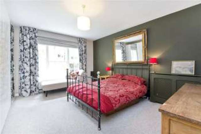  Image of 2 bedroom Flat to rent in John Spencer Square London N1 at Canonbury London Essex Road, N1 2LZ