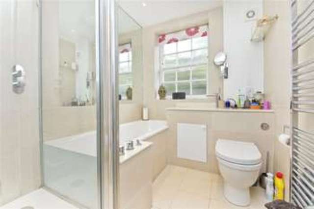  Image of 2 bedroom Flat to rent in John Spencer Square London N1 at Canonbury London Essex Road, N1 2LZ