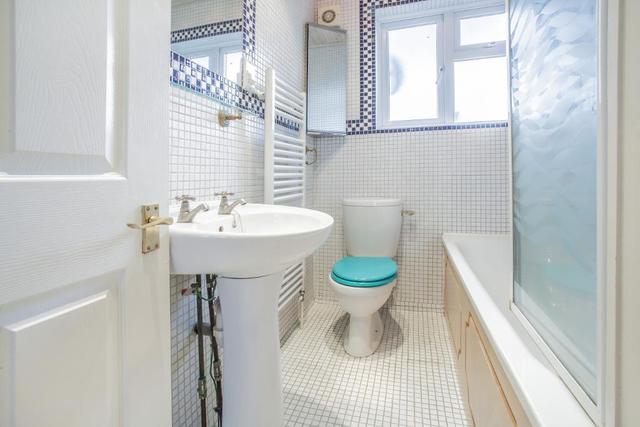  Image of 2 bedroom Flat for sale in Uxbridge Road London W12 at Shepherds Bush  London, W12 9EP