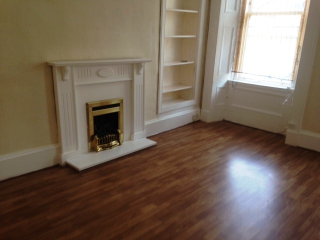  Image of 2 bedroom Flat to rent in Kelly Street Greenock PA16 at Greenock Inverclyde Inverclyde, PA16 8NF