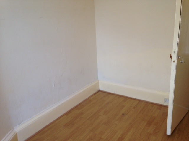  Image of 2 bedroom Flat to rent in Kelly Street Greenock PA16 at Greenock Inverclyde Inverclyde, PA16 8NF