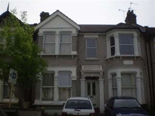  Image of 1 bedroom Flat to rent in Kensington Gardens Cranbrook Ilford IG1 at Kensington Gardens  Ilford, IG1 3EJ