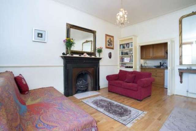  Image of 1 bedroom Flat for sale in Kensington Gardens Square London W2 at Bayswater London Queensway, W2 4DG