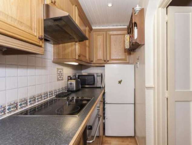  Image of 1 bedroom Flat for sale in Kensington Gardens Square London W2 at Bayswater London Queensway, W2 4DG