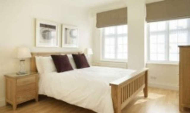  Image of 2 bedroom Terraced house to rent in Kensington High Street London W8 at Kensington High Street  London, W8 6SA