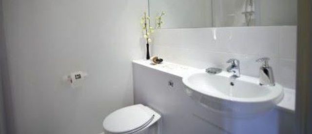  Image of Studio flat to rent in Kilburn High Road London NW6 at London, NW6 5UA