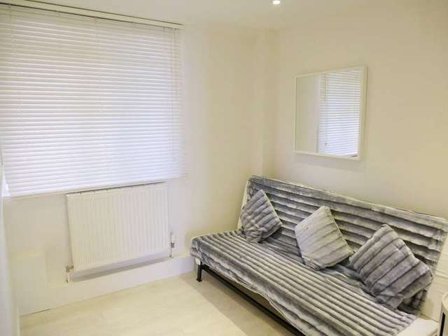  Image of 3 bedroom Flat for sale in Kings Road Brighton BN1 at Brighton Preston, BN1 2PY