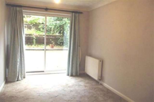  Image of 3 bedroom Detached house to rent in Embury Close Kingskerswell Newton Abbot TQ12 at Newton Abbot, TQ12 5HS