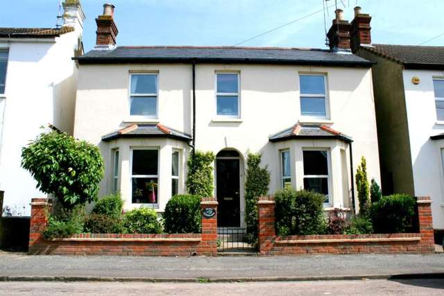  Image of 3 bedroom Detached house for sale in Kingsland Road Hemel Hempstead HP1 at Kingsland Road Boxmoor Hemel Hempstead, HP1 1QD