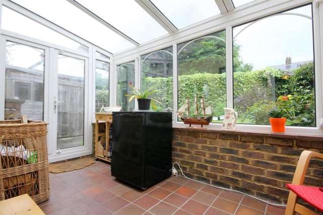  Image of 3 bedroom Detached house for sale in Kingsland Road Hemel Hempstead HP1 at Kingsland Road Boxmoor Hemel Hempstead, HP1 1QD