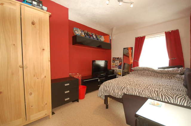  Image of 3 bedroom End of Terrace for sale in Kingsmede Blackpool FY4 at Blackpool Lancashire, FY4 3NN