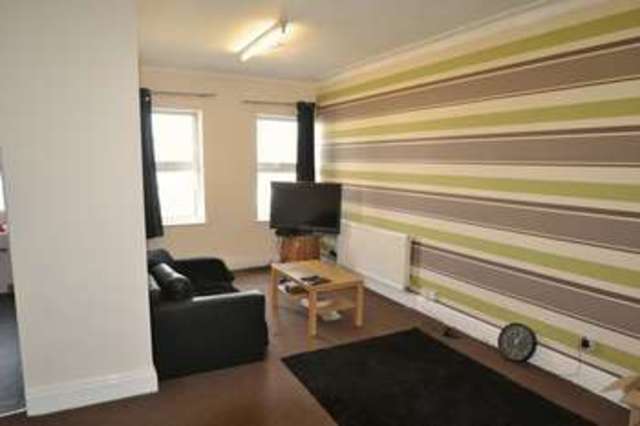  Image of 3 bedroom Flat for sale in Kingsway Withington Manchester M19 at Kingsway  Manchester, M19 1PH