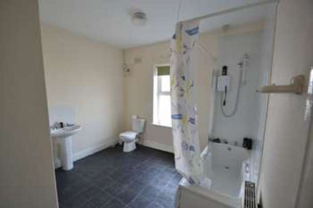  Image of 3 bedroom Flat for sale in Kingsway Withington Manchester M19 at Kingsway  Manchester, M19 1PH