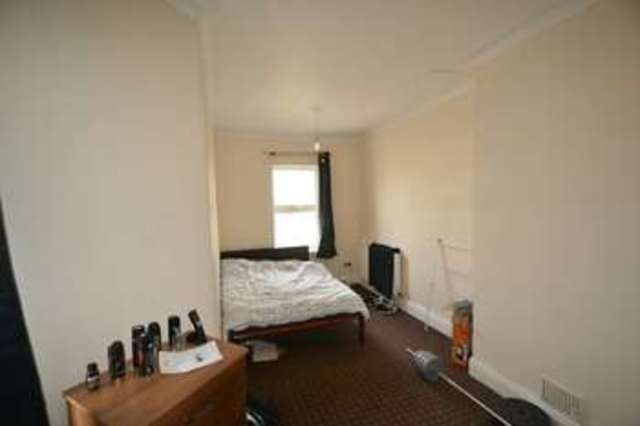  Image of 3 bedroom Flat for sale in Kingsway Withington Manchester M19 at Kingsway  Manchester, M19 1PH