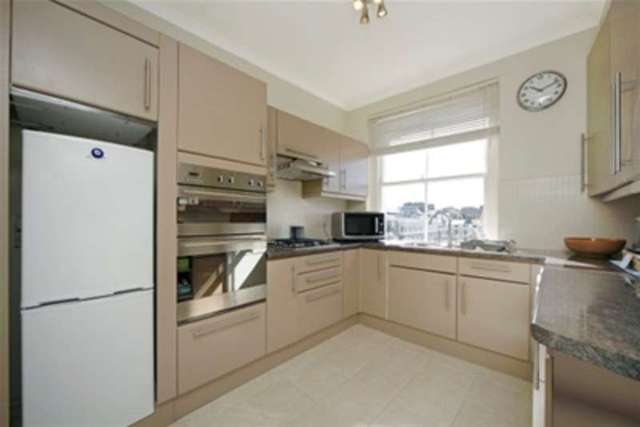 Image of 3 bedroom Flat to rent in Ladbroke Square London W11 at London, W11 3NA