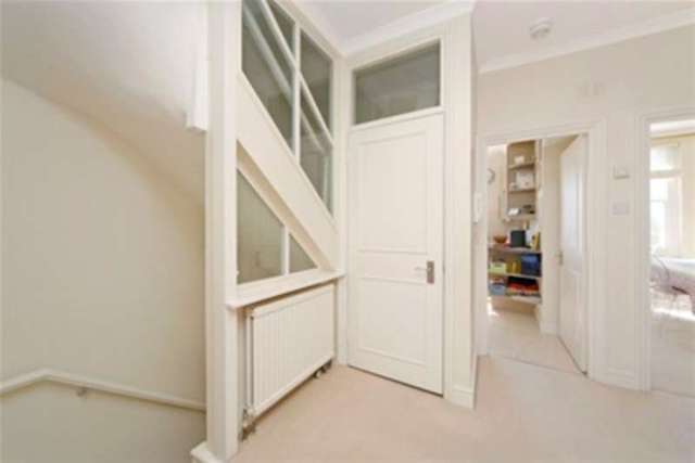  Image of 3 bedroom Flat to rent in Ladbroke Square London W11 at London, W11 3NA