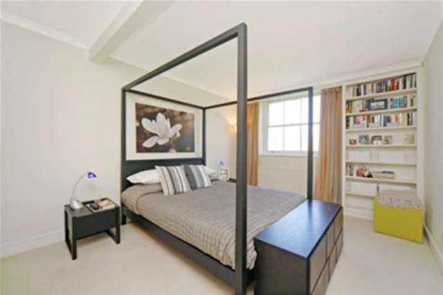 Image of 3 bedroom Flat to rent in Ladbroke Square London W11 at London, W11 3NA