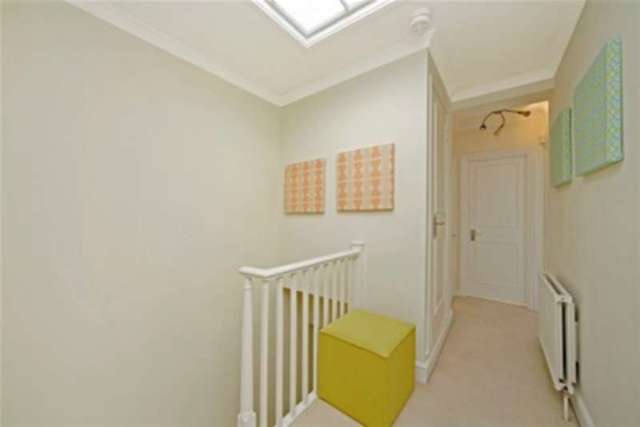  Image of 3 bedroom Flat to rent in Ladbroke Square London W11 at London, W11 3NA