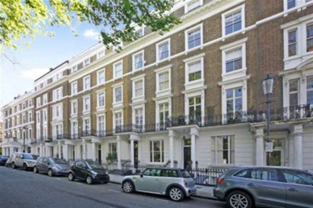 Image of 3 bedroom Flat to rent in Ladbroke Square London W11 at London, W11 3NA
