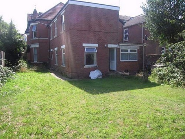  Image of Flat to rent in Landguard Road Shirley Southampton SO15 at Shirley  Southampton, SO15 5DP