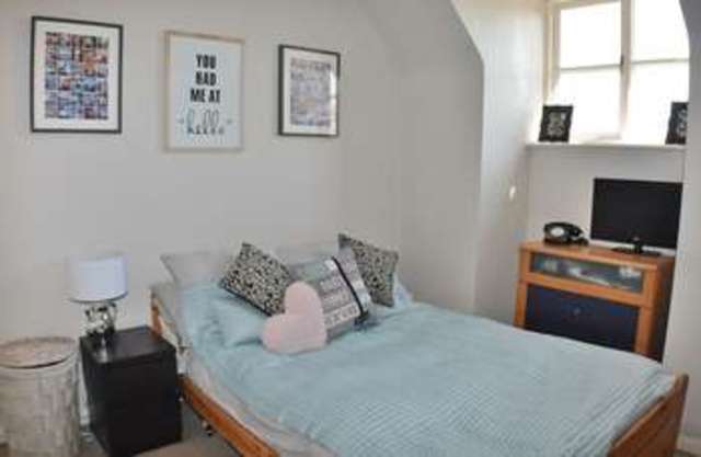  Image of 1 bedroom Flat for sale in Langridge Mews Hampton TW12 at Langridge Mews  HAMPTON, TW12 3NZ