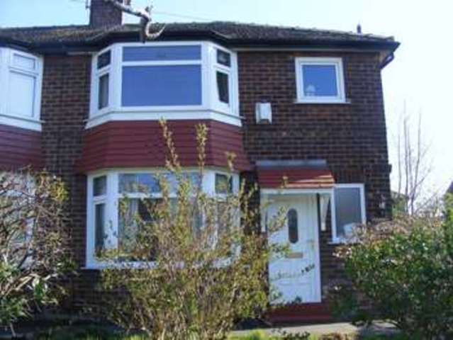  Image of 3 bedroom Semi-Detached house to rent in Light Oaks Road Salford M6 at Light Oaks Road  Salford, M6 8WP