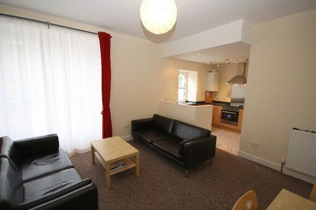  Image of 2 bedroom Flat to rent in Lochee Road Dundee DD2 at City Centre Dundee Dundee, DD2 2NH