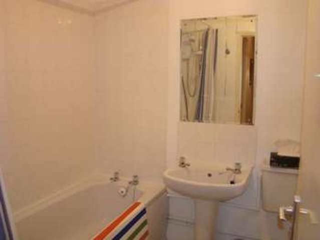  Image of 1 bedroom Flat to rent in Telegraph Place London E14 at Telegraph Place  London, E14 9XA