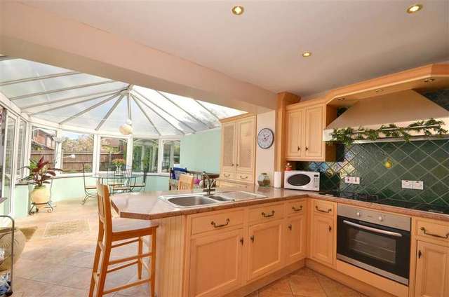  Image of 4 bedroom Bungalow for sale in London Road East Grinstead RH19 at East Grinstead West Sussex East Grinstead, RH19 1QF