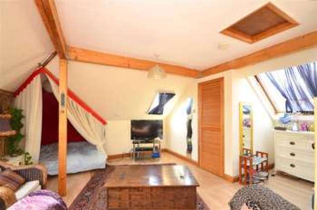  Image of 4 bedroom Bungalow for sale in London Road East Grinstead RH19 at East Grinstead West Sussex East Grinstead, RH19 1QF