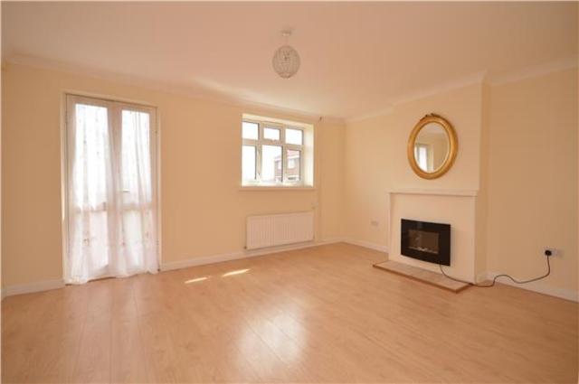  Image of 2 bedroom Flat to rent in London Road Mitcham CR4 at London Road  Surrey, CR4 4ER