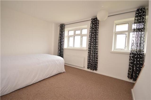  Image of 2 bedroom Flat to rent in London Road Mitcham CR4 at London Road  Surrey, CR4 4ER