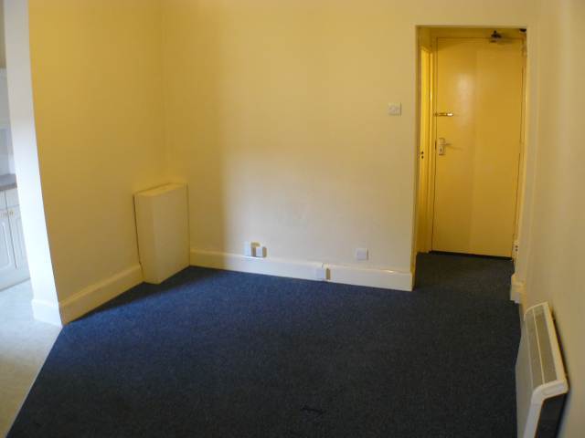  Image of 1 bedroom Flat to rent in London Road St. Albans AL1 at St Albans Hertfordshire St Albans, AL1 1NX